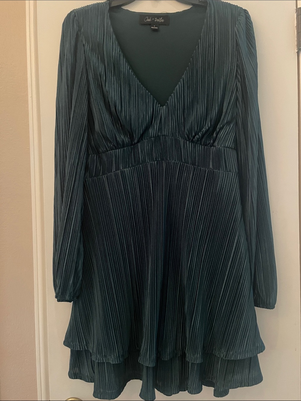 Teal Pleated V-Neck Long-Sleeve Dress